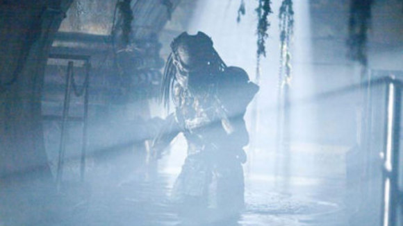 Aliens vs Predator: Requiem (2007) directed by Colin Strause, Greg Strause  • Reviews, film + cast • Letterboxd